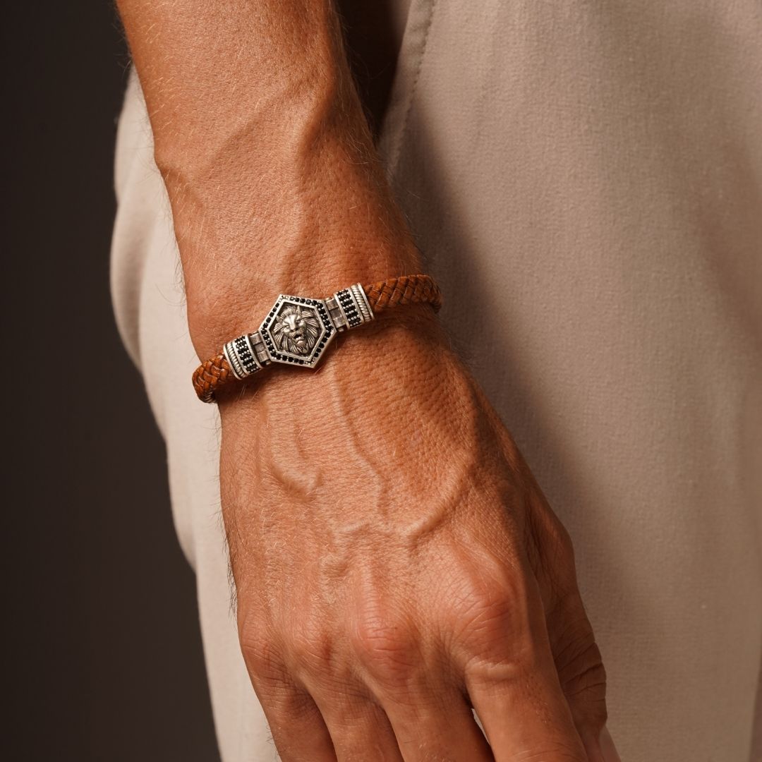 Aslan Figürlü Altıgen Taba Hakiki Deri Zirkon Taşlı Bileklik - Taba | Gümüş