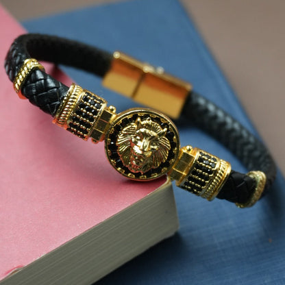 Aslan Figürlü Zirkon Taşlı Bileklik - Siyah | Gold